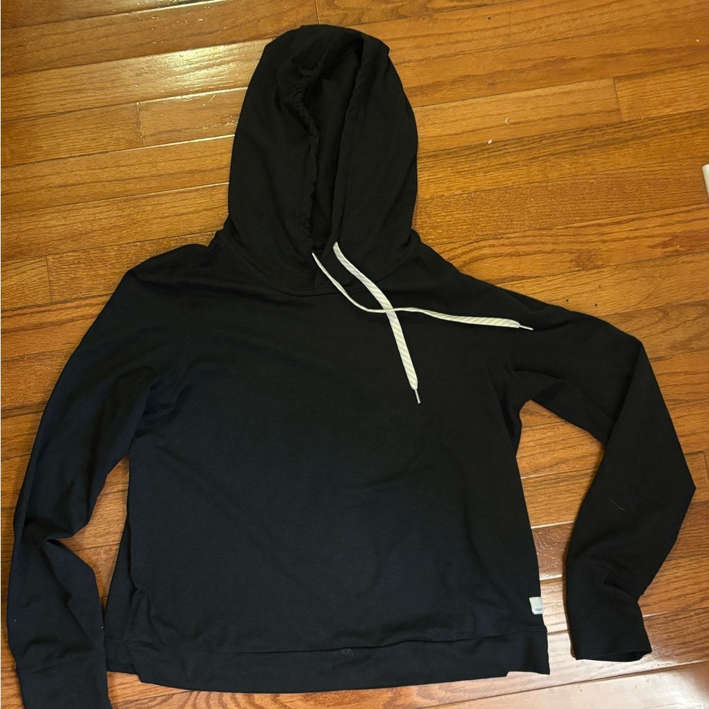 Vuori Black Sweatshirt with White Accent